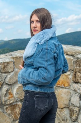 Jeansowa damska kurtka z futerkiem ocieplana - niebieska - Moda Sanok
