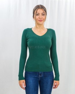 Damski uniwersalny sweterek w kolorze butelkowej zieleni z głębszym dekoltem w serek prążkowany Camilia - MODA SANOK