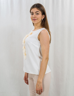 Elegancka gładka biała bluzka z beżowymi kwiatkami REGINA - MODA SANOK