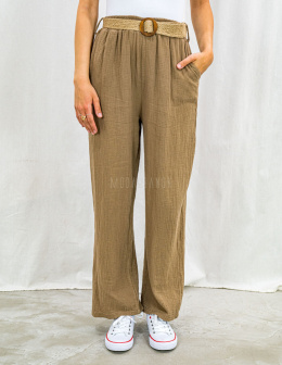 Brązowe muślinowe spodnie na gumie z kieszeniami i paskiem - MODA SANOK