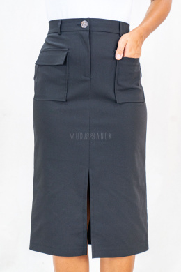 Elegancka zapinana czarna spódnica midi z kieszeniami BB - MODA SANOK