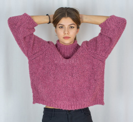 Damski krótki ocieplany sweterek półgolf baranek Fiorella - brudny róż - Moda Sanok