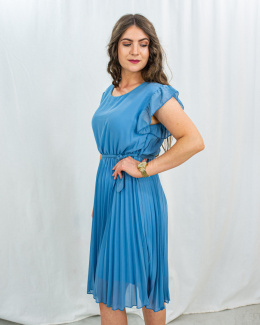 Jednokolorowa plisowana sukienka damska z okrągłym dekoltem w kolorze jasno niebieskim RAMIRA - MODA SANOK