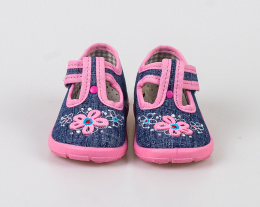 Dżinsowe pantofle z różową podeszwą i z różowym kwiatkiem dla dziewczynki NAZO - MODA SANOK