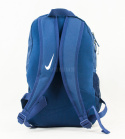 Jednokomorowy granatowy plecak Nike z pojemną kieszonką i białym logo na przodzie - MODA SANOK