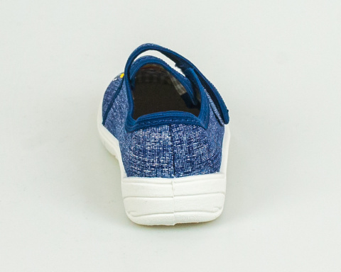 Pantofle chłopięce w kolorze dżinsowym z aplikacją piłki i napisem "Football" NAZO - MODA SANOK