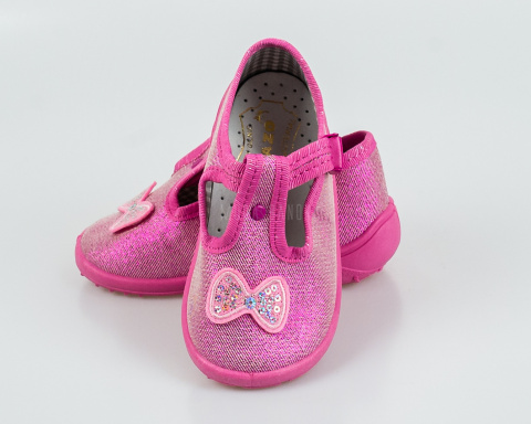 Różowe błyszczące pantofle dziewczęce z kokardką na przodzie NAZO - MODA SANOK