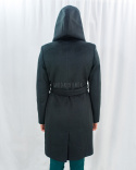 Czarny elegancki płaszcz z wełną w składzie z kapturem wiązany paskiem i zapinany na guziki MORIS model Pamela - MODA SANOK