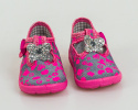 Pantofle dziewczęce w czarno-białe paski z drobnymi różowymi aplikacjami i srebrnym motylkiem NAZO - MODA SANOK