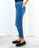 Uniwersalne przylegające niebieskie jeansy z zamkami przy nogawkach CROSS JEANS - MODA SANOK