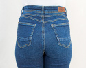 Przylegające jeansy damskie CROSS JEANS z delikatnym efektem przetarcia na przodzie - MODA SANOK