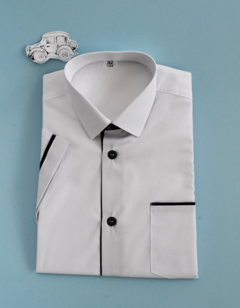 Biała koszula z krótkim rękawem i granatowymi wstawkami MIK - MODA SANOK