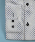 Biała koszula z długim rękawem i niebieskim wzorkiem JANKES - MODA SANOK