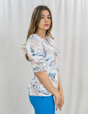 Elegancka kremowa bluzka z kolorowymi wzorami i rękawami 3/4 WM - MODA SANOK