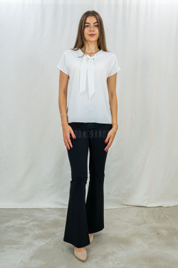 Elegancka bluzka z wiązaniem i krótkim rękawem w kolorze białym ELITE - MODA SANOK