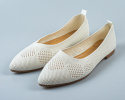 Baleriny w kolorze białym damskie ażurowe na płaskiej podeszwie i migdałowym noskiem SEASTAR -MODA SANOK