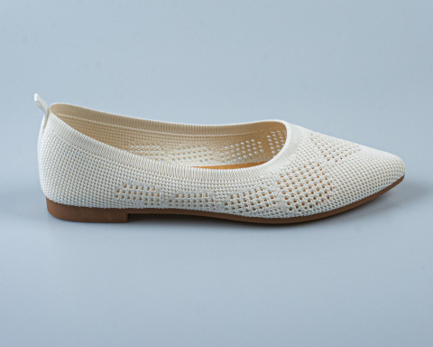 Baleriny w kolorze białym damskie ażurowe na płaskiej podeszwie i migdałowym noskiem SEASTAR -MODA SANOK