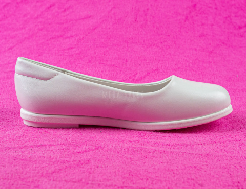 Białe balerinki na płaskim obcasie z motylkiem-MODA SANOK