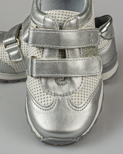 Buty sportowe dziewczęce srebrno-białe na rzepy KORNECKI- MODA SANOK