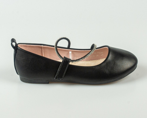 Czarne baleriny dziecięce z paskiem z cyrkoniami na płaskiej podeszwie -MODA SANOK