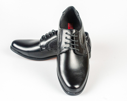 Czarne półbuty wizytowe chłopięce sznurowane BADOXX-MODA SANOK