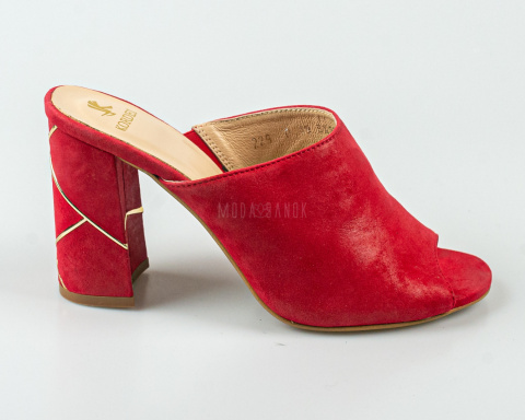 Czerwone zamszowe klapki damskie ze skóry naturalnej na ozdobnym obcasie KORDEL- MODA SANOK