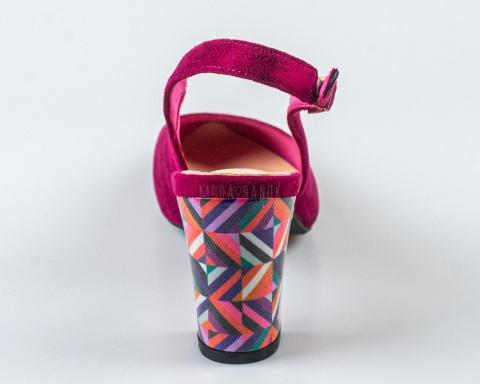 Damskie fuksjowe  zamszowe czółenka na kolorowym słupkowym obcasie z odkrytą piętą  Sergio  Leone - MODA SANOK