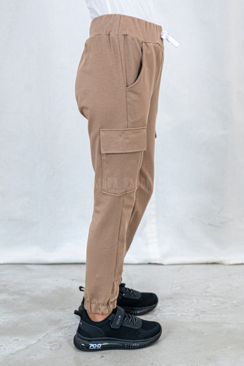 Dziewczęce spodnie dresowe typu bojówki beżowe PIK-MODA SANOK