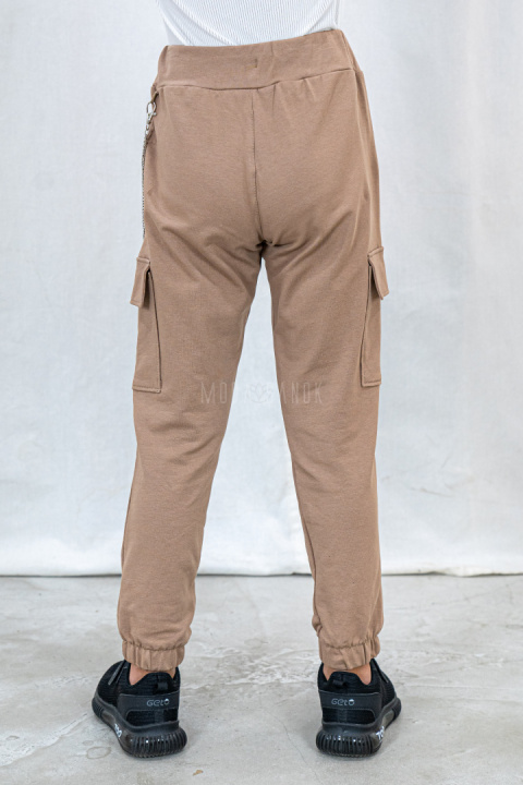 Dziewczęce spodnie dresowe typu bojówki beżowe PIK-MODA SANOK