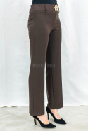 Eleganckie damskie spodnie w kolorze ciemnego brązu z prostą nogawką i z gumowym paskiem  - MODA SANOK