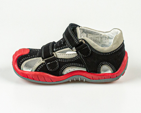 Sandałki chłopięce czarne częściowo zabudowane KORNECKI - MODA SANOK