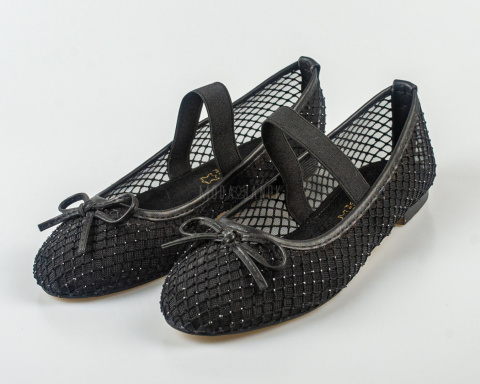 Siateczkowe balerinki damskie w kolorze czarnym z gumką i cyrkoniami GOODIN - MODA SANOK