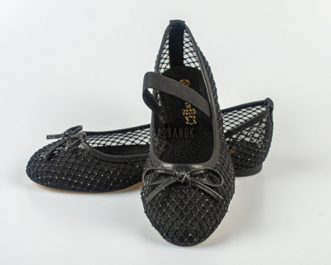 Siateczkowe balerinki damskie w kolorze czarnym z gumką i cyrkoniami GOODIN - MODA SANOK
