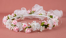 Wianek komunijny dziewczęcy z białymi szyfonowymi kwiatuszkami i z szyfonową wstążką -  MODA SANOK