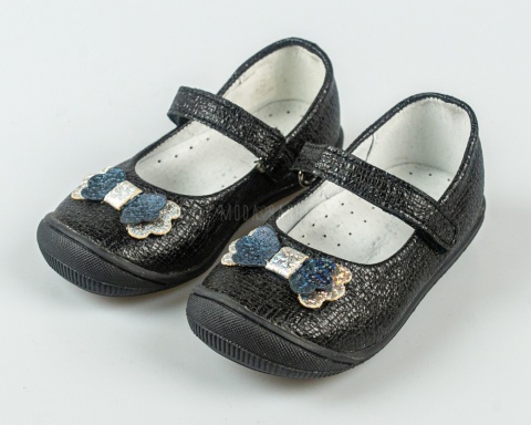 Balerinki dziewczęce czarne z kokardką pokryte połyskującym brokatem KORNECKI - MODA SANOK