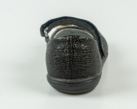 Balerinki dziewczęce czarne z kokardką pokryte połyskującym brokatem KORNECKI - MODA SANOK