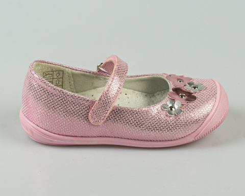 Balerinki dziewczęce różowe błyszczące z ozdobnymi kwiatkami KORNECKI - MODA SANOK