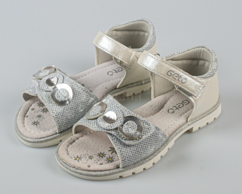 Srebrne sandały dziewczęce z zabudowaną piętą GELTEO - MODA SANOK