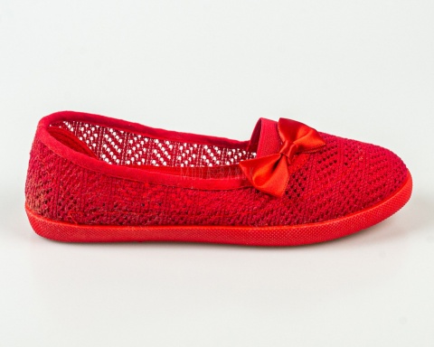 Czerwone ażurowe tenisówki wsuwane dziewczęce ozdobione kokardką BELLA PARIS - MODA SANOK