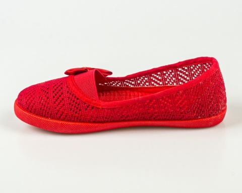 Czerwone ażurowe tenisówki wsuwane dziewczęce ozdobione kokardką BELLA PARIS - MODA SANOK