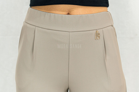 Eleganckie ciemno beżowe spodnie damskie BARTON proste lejące w kant z gumą w pasie - MODA SANOK