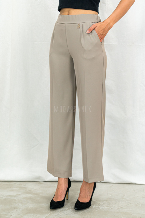 Eleganckie ciemno beżowe spodnie damskie BARTON proste lejące w kant z gumą w pasie - MODA SANOK