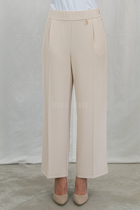 Eleganckie jasno beżowe spodnie damskie BARTON proste lejące w kant z gumą w pasie - MODA SANOK