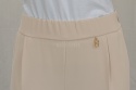 Eleganckie jasno beżowe spodnie damskie BARTON proste lejące w kant z gumą w pasie - MODA SANOK