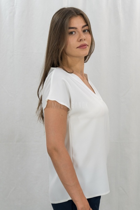 Jednokolorowa biała klasyczna, elegancka bluzka damska z krótkim rękawem oraz dekoltem w serek MADEX - MODA SANOK