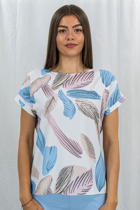 Kremowa elegancka bluzka damska we wzory z krótkim rękawem i wycięciem na plecach ARIGO - MODA SANOK