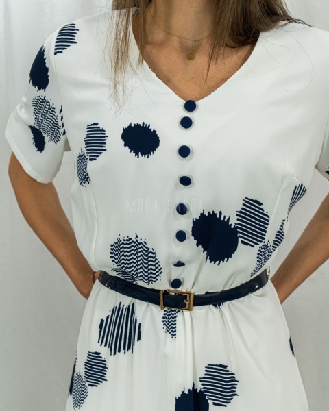 Wizytowa sukienka koktajlowa midi biała w granatowe koła MADAME - MODA SANOK