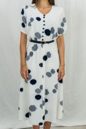 Wizytowa sukienka koktajlowa midi biała w granatowe koła MADAME - MODA SANOK