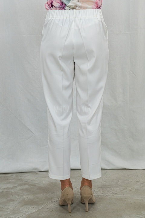 Eleganckie klasyczne zwężane spodnie damskie MTM w kolorze białym z gumką w pasie - MODA SANOK