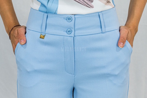 Klasyczne eleganckie damskie spodnie z prostą szeroką nogawką w kolorze błękitnym  MTM - MODA SANOK